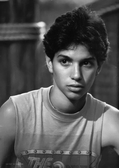 80s Men Hairstyles, The Karate Kid 1984, 80s Actors, 80s Men, Karate Kid Cobra Kai, Kid Cobra, Ralph Macchio, Karate Kid, Hottest Guy Ever