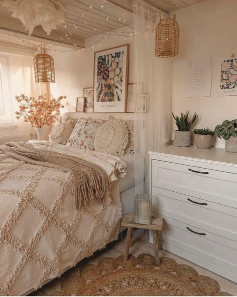 Boho Bedroom Furniture, Modern Boho Bedroom, Boho Style Bedroom, Style Deco, Boho Bedroom Decor, Boho Room, Dreamy Bedrooms, Bedroom Refresh, Room Makeover Bedroom