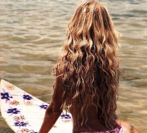 Surf Hair, Surfer Hair, Beach Curls, Photo Summer, Peinados Fáciles Para Cabello Corto, Surfer Girl, Dream Hair, Beach Hair, Hair Dos