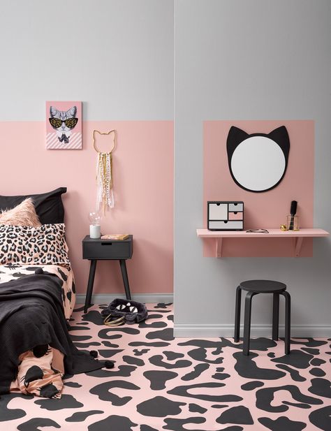 Recreate this kitten themed bedroom with these easy DIY tips Cats Bedroom, Blue Teen Girl Bedroom, Cat Themed Bedroom, Awkward People, Cat Room Decor, Cat Bedroom, Kids Bedroom Inspiration, Themed Bedroom, Teen Room Decor