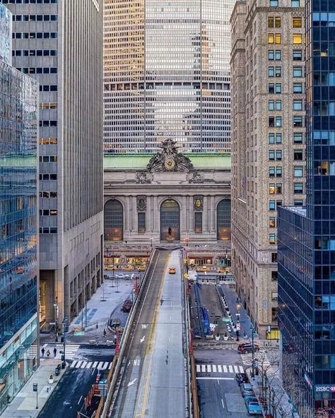 Pictures Of New York, New York Landmarks, New York Pictures, Grand Central Terminal, New York Aesthetic, Ny City, Grand Central, Amazing Pictures, Beautiful Sights