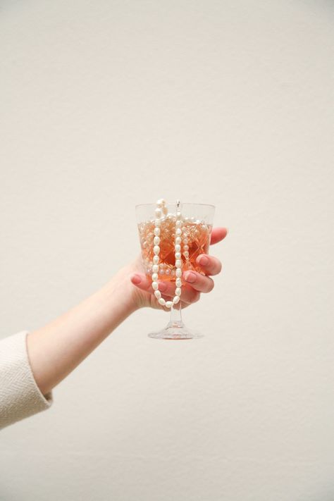 Pearls And Champagne Aesthetic, Champagne Pearl Earrings, Champagne Editorial Photography, Aesthetic Champagne Pictures, Pearl Champagne Glasses, Champagne Bubbles, Detail Shots, Champagne Glasses, Arizona Wedding