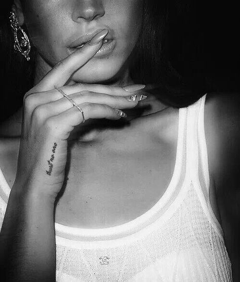 Lana Del Rey #LDR Lana Del Rey Tattoos, Trust No One, Aesthetic Tattoo, Tattoo Outline, Lana Del Ray, Hand Tattoo, Tattoo Placement, First Tattoo, Minimalist Tattoo