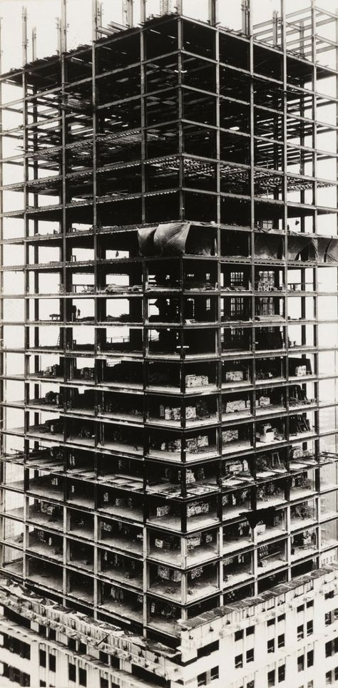 Walker Evans - Chrysler Building under construction, New York (1929) Cube Image, Building Under Construction, Walker Evans, American Architecture, Chrysler Building, Winterthur, Silver Print, Iconic Buildings, Make Pictures