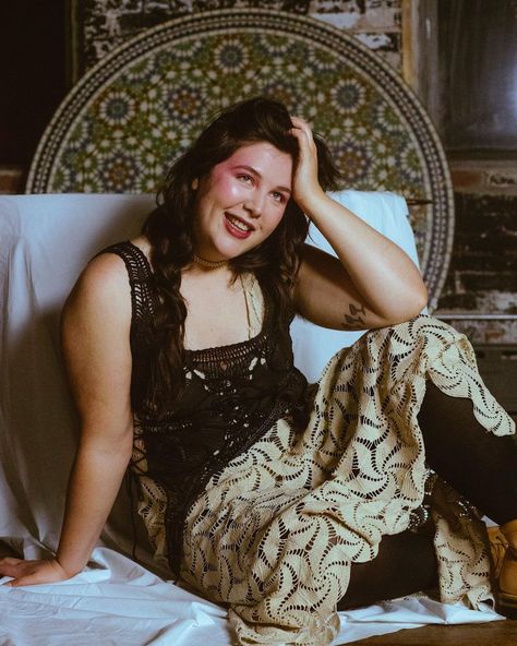 Lucy Dacus Outfit, Boygenius Concert, Lucy Davis, Teeth Magazine, Lucy Dacus, Love Lucy, The Louvre, I Love Lucy, Hozier