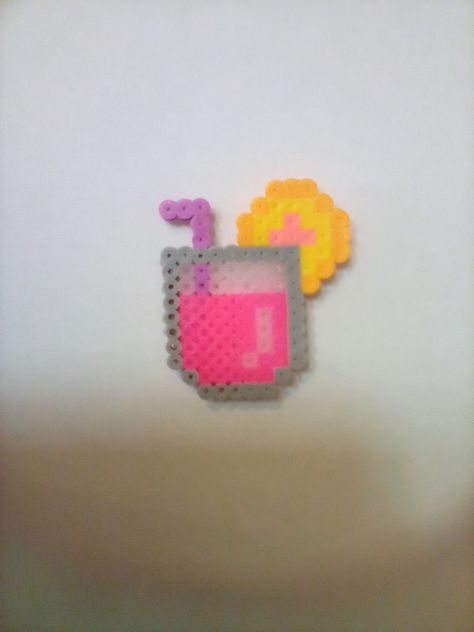 Pyssla Ideas Mini, Hammer Bead Ideas, Preppy Perler Bead Patterns, Boba Perler Bead Pattern, Melt Bead Ideas, Peeler Bead Ideas Small Easy, Small Perler Beads Ideas Aesthetic, Small Fuse Bead Ideas, Melted Beads Ideas