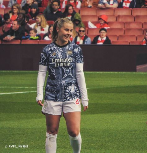 Victoria Pelova, Manchester United Chelsea, Portland Thorns, Arsenal Women, Arsenal Ladies, Womens Football, Man City, Arsenal Fc, Different Countries