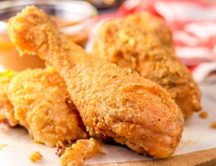 Oven-Fried Chicken Drumsticks Recipe Oven Fried Chicken Legs, Baked Fried Chicken Recipe, Fried Chicken Drumsticks, Cooking Fried Chicken, Oven Fried Chicken Recipes, Fried Chicken Recipe Southern, Baked Fried Chicken, Fried Chicken Legs, Chicken Breast Crockpot Recipes