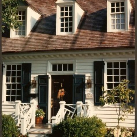 Historical Williamsburg Design. Steve Focuses on Custom Homes in Texas and Oklahoma. Williamsburg Interior Design, Colonial Williamsburg Interiors, Cape House Plans, Homes In Texas, Cape Cod House Plans, White Colonial, Colonial House Exteriors, Saltbox Houses, Colonial House Plans