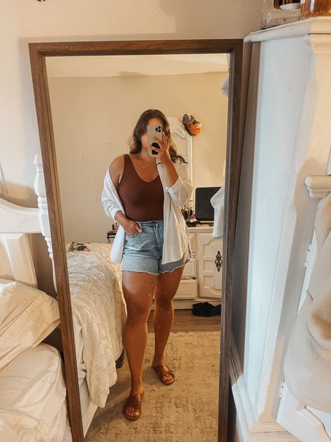 Summer Outfit Idea | European summer outfit Inspo | summer outfit aesthetic | European outfit | european summer outfit aesthetic Vacation Midsize Outfits, School Drop Off Outfit Mom Summer, Comfy Mom Outfits Summer, Curvy Vacation Outfits, Midsize Beach Outfits, Spring Fits Aesthetic, Summer Mom Outfits, Louisiana Vacation, Midsize Summer Outfits