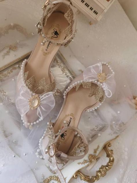 Heels Champagne, Princess Heels, French Palace, Champagne Shoes, Pretty Heels, Fairy Shoes, Party High Heels, Heels Aesthetic, Dr Shoes