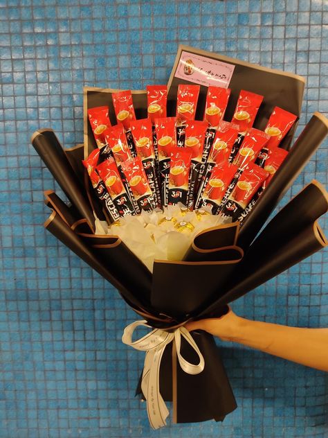 Coffee Bouquet Gift, Coffee Bouquet, Bouquet Chocolate, Creativity Is Intelligence Having Fun, 25 December, Valentines Gift Bags, Bouquet Gift, Coffee Chocolate, Gift Valentines Day