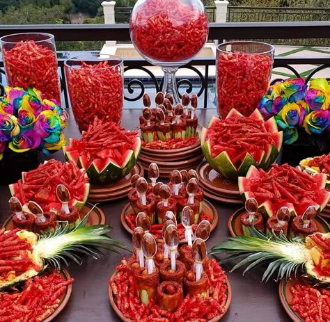 Quinceanera Food Ideas, Food Ideas Mexican, Quinceanera Food, Mexican Dessert Table, Party Snack Table, Snacks To Eat, Fruit Table, Mexican Treats, Mexican Birthday Parties