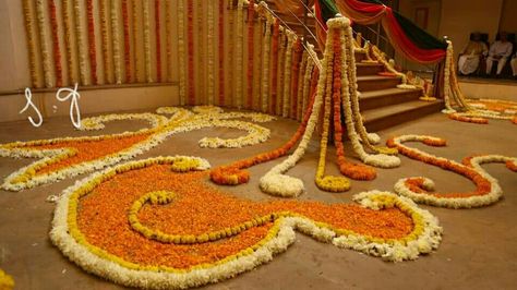 Stairs railing decor Chaturthi Decoration, Stairs Railing, Ganesh Chaturthi Decoration, Diwali Decoration Items, Housewarming Decorations, Kerala Houses, Diwali Decoration, Flowers Decoration, Ganesh Chaturthi