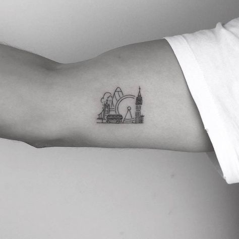 London Skyline Tattoo, England Tattoo, British Tattoo, Skyline Tattoo, Paris Tattoo, Tattoo Diy, Web Tattoo, City Tattoo, Inspired Tattoos