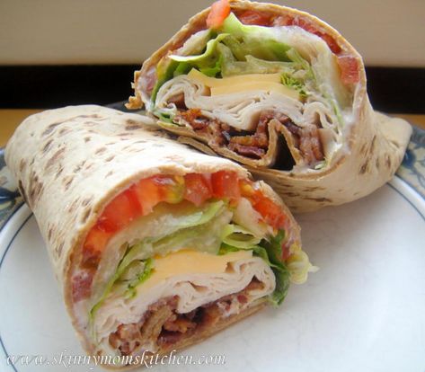 TURKEY RANCH CLUB WRAP ********** #justapinchrecipes Club Wrap, Deli Cafe, Turkey Club, Work Food, Lunch Wraps, Beach Lunch, Think Food, Soup And Sandwich, Idee Pasto Sano