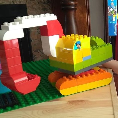 Lego Duplo Ideas, Lego Duplo Animals, Duplo Ideas, Lego Engineering, Lego Club, Art Activities For Toddlers, Lego Diy, Lego Activities, Lego Blocks