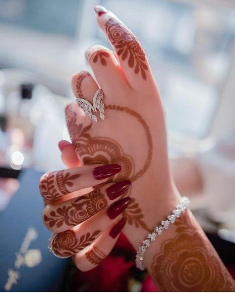 1,667 Likes, 11 Comments - Shaik Jameel (@jjameel456) on Instagram: “Follow for more @jjameel456 👈👈👈👈👈👈” Beautiful Arabic Mehndi Designs, Mehndi Designs Finger, M Name, Henna Hand Designs, Bridal Mehendi Designs Hands, Modern Mehndi Designs, Stylish Mehndi, Stylish Mehndi Designs, Wedding Mehndi Designs