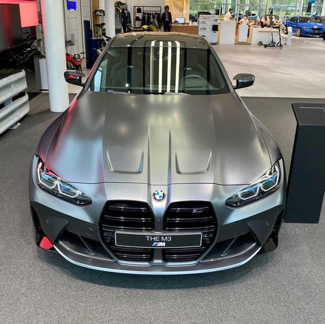 First live photos: BMW M3 G80 in Frozen Dark Grey Individual New Bmw M3, Carros Bmw, Roadster Car, Rolls Royce Motor Cars, Pimped Out Cars, Tesla Roadster, Power Cars, Ferrari Car, New Bmw