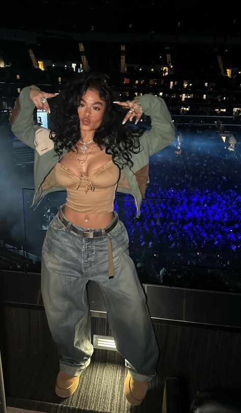 Kehlani Outfits Concert, Kehlani Concert Outfit Ideas, Pnd Concert Outfit, Kehlani Concert Outfit, Kehlani Outfits, Kehlani Concert, Mode Poses, Festival Fits, Concert Fit