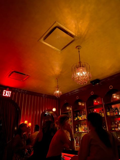 The Nines Nyc, Night Life Aesthetic Wallpaper, Life Aesthetic Video, New York Night Life, Aesthetic Date Night, Night Life Aesthetic, Night Out Aesthetic, Nightlife Aesthetic, Nyc Nightlife