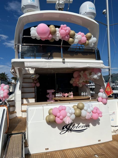 Pink Yacht Party, Yacht Balloon Decoration, All White Boat Party, Yacht Party Aesthetic, Luxury Yacht Party, Bachelorette Party Balloons, Boat Birthday, Bachelorette Party Balloon, Anniversary Plans