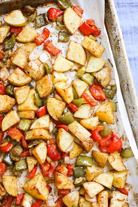 Potatoes Green Peppers And Onions, Roasted Potatoes Onions And Peppers, Potatoes Bell Peppers Onions, Potato And Bell Pepper Recipes, Roasted Potatoes With Peppers And Onions, Roasted Peppers And Potatoes, Potatoes And Peppers And Onions, Potato And Peppers Recipes, Diced Potatoes In Oven