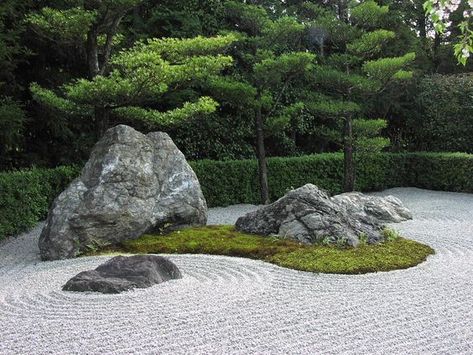 Japanese Rock Garden Ideas, Japanese Garden Style, Landscaping Rock, Japanese Rock Garden, Small Japanese Garden, Zen Rock Garden, Japanese Garden Landscape, Zen Garden Design, Rock Garden Design