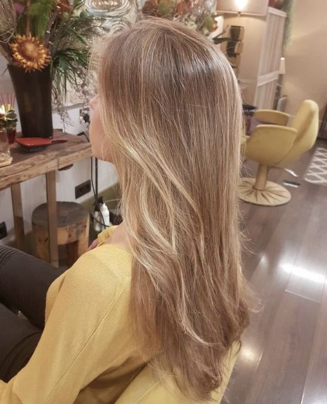 Pelo Rubio Natural, Rubio Natural, Sandy Blonde, Blonde Hair Inspiration, Honey Hair, Blonde Hair Looks, Hair Appointment, Hair Inspo Color, Light Hair