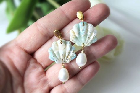 Diy Jewelry Set, Diy Earrings Polymer Clay, Handmade Clay Jewelry, Quirky Earrings, Polymer Clay Jewelry Diy, Seashell Jewelry, Handmade Fashion Jewelry, Clay Jewelry Diy, Summer Earring