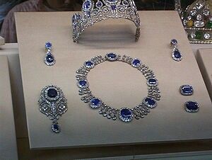 Pretty Royal Crown Jewels, Royal Crowns, Royal Tiaras, Royal Jewels, Royal Jewelry, Crown Jewels, Crown Royal, Fabulous Jewelry, Tiaras And Crowns