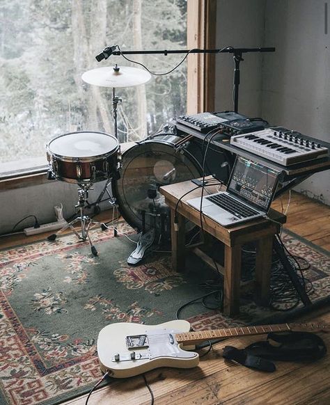 Guitar Home Studio, Aesthetic Recording Studio, Drums Bedroom, Band Studio Aesthetic, Home Guitar Room, Instrument Room Aesthetic, Room With Instruments, Musicians Apartment, Band Instruments Aesthetic