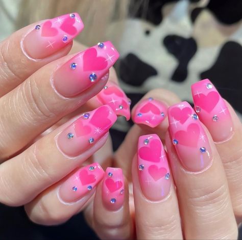 Pink Nails Aesthetic, Pink Love Heart, Vday Nails, Heart Nail Designs, Magic Nails, Heart Nail, Nails Aesthetic, Cute Acrylic Nail Designs, Basic Nails