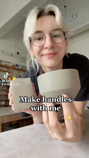 Mäe Ceramics on Instagram: "This is how I make all my handles for my cups. Years ago I used to pull them, until I kind of realized that the sharp energy to my pieces deserved a more squared handle, and I worked out this lovely efficient technique using a slab. . . . . . #pottery #ceramics #howtomakehandles #potteryvideo #instapottery #stoneware #potterywheel" Slab Ceramics, Pottery Videos, I Cup, Slab Pottery, Cup Handles, Pottery Ceramics, Ceramic Studio, Pottery Wheel, I Work Out