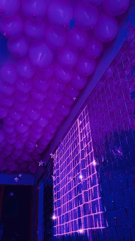 Euphoria Inspired Party Decor, Euphoria Balloons, Anniversaire Euphoria, Euphoria Themed Party, Euphoria Vibe, Euphoria Birthday, Euphoria Theme, Euphoria Prom, Neon Galaxy