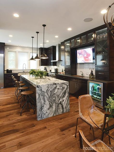 Quartzite Waterfall Island, Granite Waterfall, Waterfall Island Kitchen, Granite Kitchen Island, Home Garden Ideas, Waterfall Island, Condo Kitchen, Island Countertops, Modern Ideas