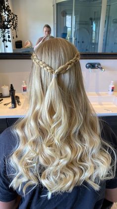 Ball Hair, Formal Hairstyles For Long Hair, Ball Hairstyles, Hoco Hairstyles, Dance Hairstyles, Peinados Fáciles Para Cabello Corto, Hair Stylies, Hair Stylist Life, Easy Hairstyles For Long Hair