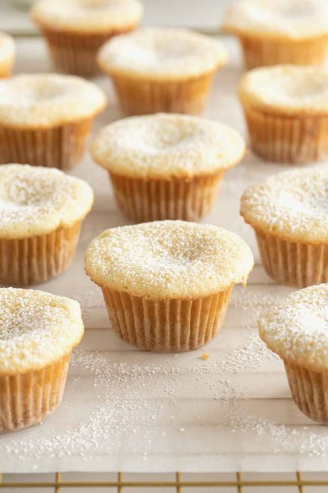 Gooey Butter Cake Bites Baker Mama, Adorable Desserts, Butter Cupcake Recipe, Bakery Goodies, Dense Cake, Banana Bread Bars, Pumpkin Fritters, Ooey Gooey Butter Cake, Butter Cakes