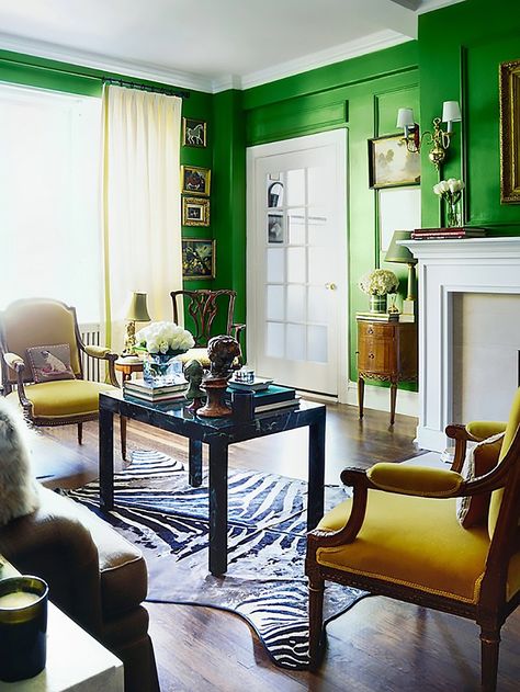 Designer-Tested Palettes: Sabrina Soto's Cheery Paint Picks | Apartment Therapy -- Bright green walls make a bold statement in this classic living room space with pops of gold, bright light, and high ceilings. English Eccentric, Green Walls Living Room, Bright Walls, Design Salon, Classic Living Room, Green Walls, Beautiful Rooms, Living Room Green, Living Room Spaces