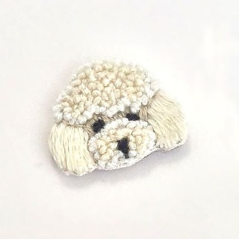 Punch Needle Earrings, Punch Needle Patch, Punchneedle Ideas, Dog Embroidery Designs, Dog Embroidery, Floral Cross Stitch Pattern, 강아지 그림, Punch Needle Patterns, Punch Needle Embroidery