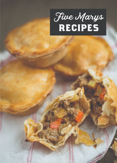 Ground Beef Hand Pies, Meat Hand Pie Recipe, Beef Hand Pies, Savory Hand Pies Recipes, Hand Pies Savory, Beef Pot Pies, Meat Pie Recipe, Beef Pies, 12 Tomatoes Recipes