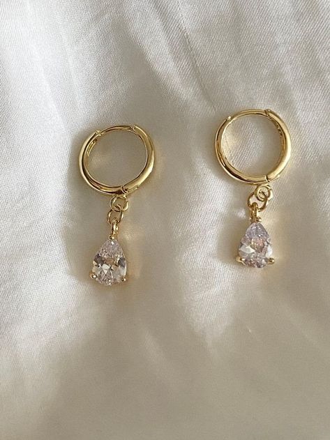 Bllury (@Bllury) on X Dope Jewelry Accessories, Pretty Jewelry Necklaces, Fancy Jewellery, Jewelry Lookbook, Trendy Earrings, Fashion Jewelry Earrings, Girly Jewelry, Jewelry Inspo, Dream Jewelry