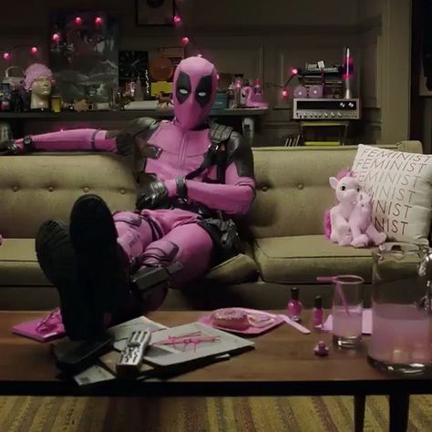 Pink Deadpool, Cake Designs Halloween, Deadpool Ryan Reynolds, Wolverine And Deadpool, Wolverine Xmen, Pink Man, Feminine Things, Deadpool Funny, Pink Boy