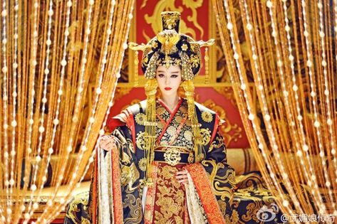 Fan Bingbing Empress, Empress Wu Zetian, Tang Dynasty Clothing, Wu Zetian, The Empress Of China, Chinese Empress, Women In China, Chinese Beautiful, The Concubine