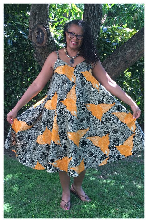 No Pattern Used Circle Dress 0000 Circle Dress pattern review by SandraB Circle Dress Pattern, Halter Dress Pattern, Kitenge Dress, Free Dress, Black Halloween Dress, Circle Dress, Sewing Crochet, Kitenge, Dress Sewing Patterns