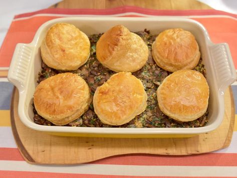 Sunny Anderson, Frozen Puff Pastry, Beef Wellington, Beef Casserole, Beef Dishes, Casserole Recipe, Casserole Dish, Kitchen Recipes, Puff Pastry