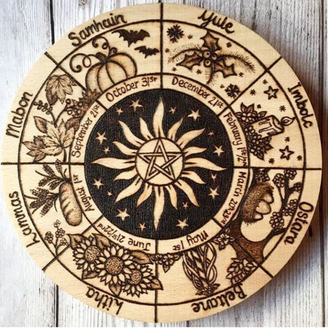 Witches Wheel Of The Year, Pagan Celebrations, Witches Wheel, Pagan Crafts, Wheel Of The Year, Pyrography Art, Witchy Crafts, Wood Burning Crafts, Wicca Witchcraft