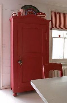 Vibeke Design, Red Furniture, Deco Champetre, Red Cottage, Red Decor, White Cottage, Red Kitchen, Design Del Prodotto, Redo Furniture