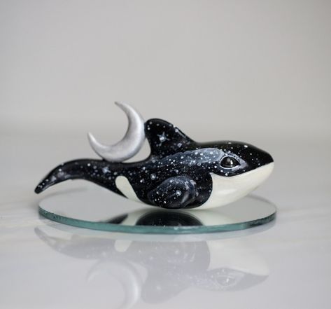 Orca Art, Homemade Polymer Clay, Sculpture Art Clay, Sculpture Projects, Whale Art, Fish Sculpture, Ceramic Fish, Polymer Clay Diy, Polymer Clay Animals