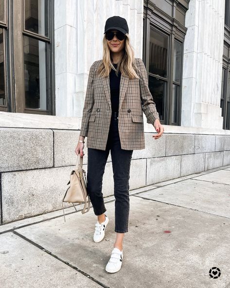 Plaid Blazer Outfit Women, Plaid Blazer Outfit, Fall Clothing Essentials, Casual Fall Outfit, Blazer Outfits Casual, Fall Blazer, Blazer Outfits For Women, Black Jeans Outfit, Amy Jackson